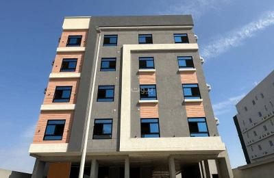 4-room apartment with an area of 135 at a price of only 450 thousand in Al Rayyan neighborhood