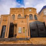 Apartment with roof for rent in Al-Munsiyah neighborhood