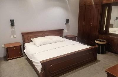 For rent, furnished apartment in Jeddah, Al-Faisaliah district, on Tahlia Street.