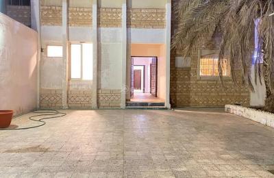 5 Bedrooms Floor For Rent in Al Khaleej, Prince Bandar St, Riyadh