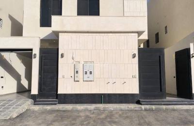 Floor for sale in Al Janadriyah, East Riyadh