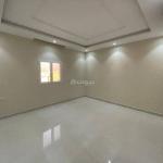 Unfurnished apartment with a private roof in Jeddah, Al-Faisaliah neighborhood.