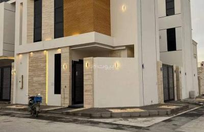 Villa for Sale on Mohammed Bin Habbah Allah Street, Al Mahdiyah District, Riyadh City, Riyadh Region.