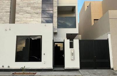 Villa For Sale in Al Mahdiyah, West Riyadh