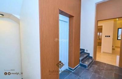 Apartment for sale on Wadi Al-Hasna Street, Al-Mahdiyah District, Riyadh City, Riyadh Region.