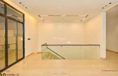 Villa for sale on Abdulqader Bin Abdulwarith Street, Al-Mahdiyah District, Riyadh City, Riyadh Region.