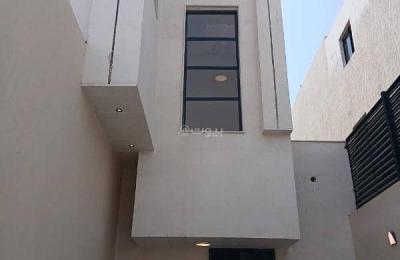 Floor For Sale in Al Rimal, East Riyadh