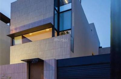 4 Bedroom Villa For Sale in Obhur Al Shamaliyah, Jeddah