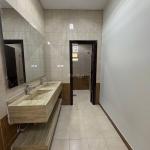 Floor in East Riyadh，King Faisal 4 bedrooms 65000 SAR - 87761428