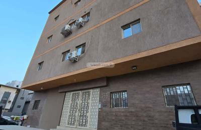 Building 400 SQM with 4 Floors Facing South