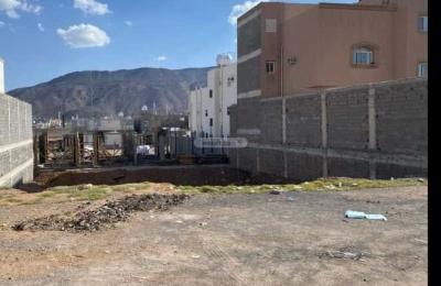 Land 600 SQM Facing North