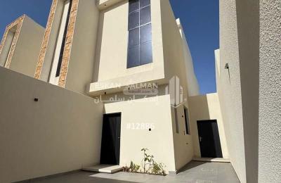 Floor 172.5 SQM with 4 Bedrooms