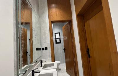 Floor 192 SQM with 4 Bedrooms