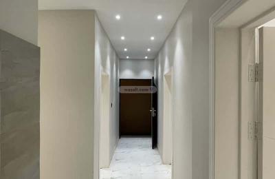 Floor 360 SQM with 4 Bedrooms