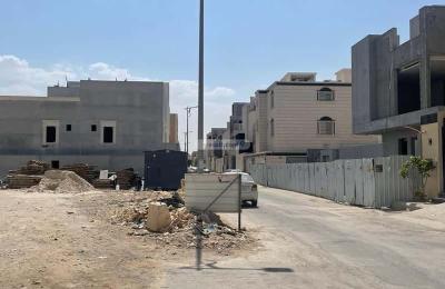 Land 400 SQM Facing North on 10m Width Street