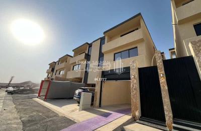 Floor 177.1 SQM with 5 Bedrooms