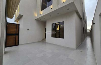 Apartment with 6 Bedrooms