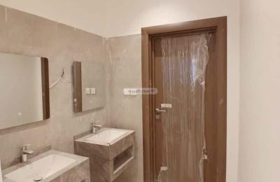 Building 864 SQM Facing South