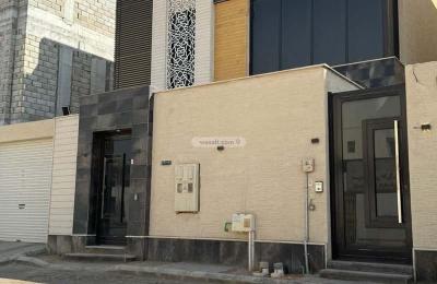 Villa 360 SQM with 1 Apartment Facing West