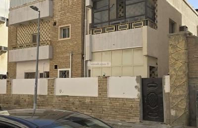 Building 423 SQM with 3 Floors Facing East