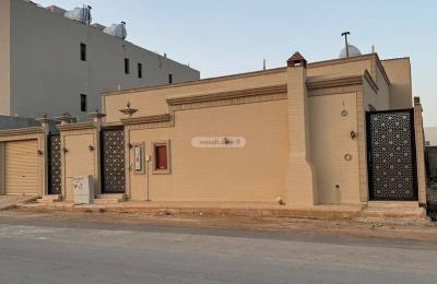 Floor 500 SQM with 4 Bedrooms