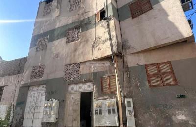 Land 67.11 SQM Facing 3 Streets on 8m Width Street