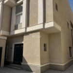 Villa 600 SQM with 1 Apartment Facing South