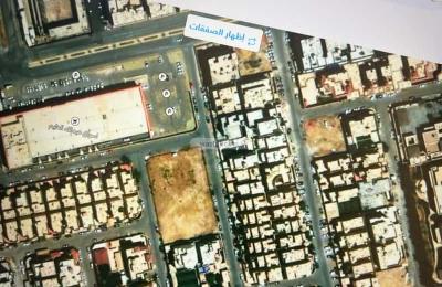 Land 3900 SQM Facing 3 Streets on 15m Width Street