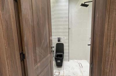 Floor 249.5 SQM with 6 Bedrooms