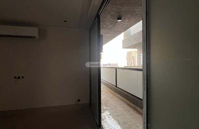 Apartment with 6 Bedrooms