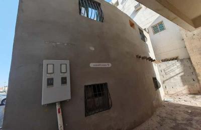 Floor 93.13 SQM with 5 Bedrooms