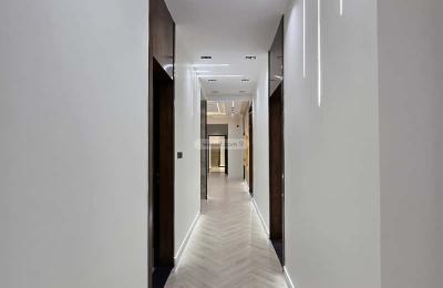 Apartment with 6 Bedrooms