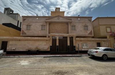 Building 774 SQM with 2 Floors Facing East