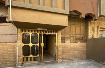 Building 400 SQM Facing East