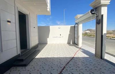 Villa 352 SQM Facing North on 15m Width Street