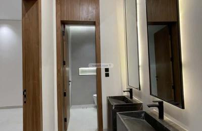 Floor 181.86 SQM with 5 Bedrooms