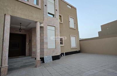 Building 827 SQM with 3 Floors Facing South