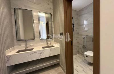 Floor 183.72 SQM with 5 Bedrooms