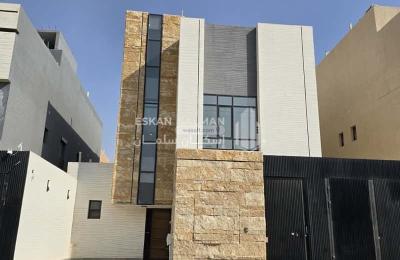 Floor 142.4 SQM with 4 Bedrooms