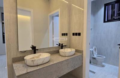 Apartment with 7 Bedrooms