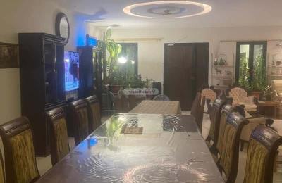 Building 550 SQM with 3 Floors Facing West