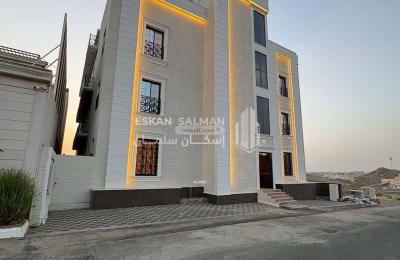 Apartment with 6 Bedrooms