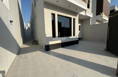 Villa 275 SQM with 2 Apartments Facing East