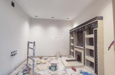 Villa 200 SQM Facing South on 20m Width Street