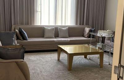 Villa 750 SQM with 2 Apartments Facing West