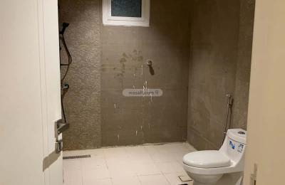 Villa 625 SQM Facing North on 20m Width Street