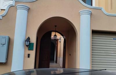 Villa 253.5 SQM Facing West with 7 Bedrooms