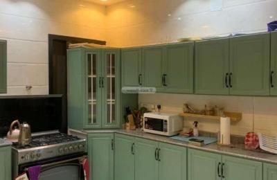 Apartment with 6 Bedrooms