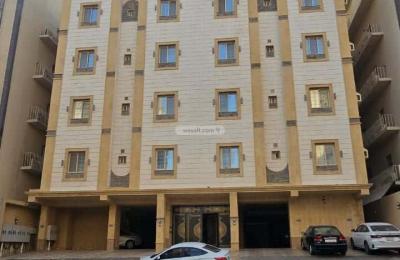 Building 690 SQM with 5 Floors Facing East