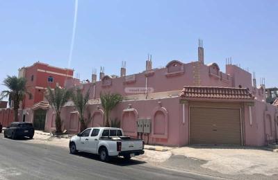 Villa 900 SQM Facing South East on 15m Width Street